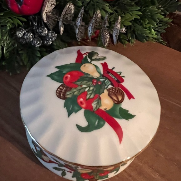 Rare Melodies Heritage House Silent Night Musical Porcelain Collector Edition. - Picture 5 of 5